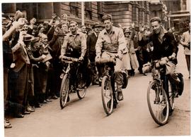 'Cycling Settlers" Off To...