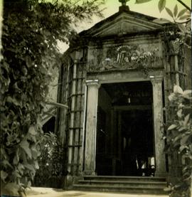 The De Mauny Arms are Eng...