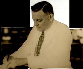 Mr.W.M.Woodfull