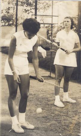 Margaret Schultz and Helg...