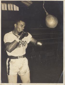 American Heavyweight Eddi...