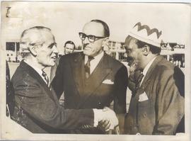 Kenyatta Greets the New G...