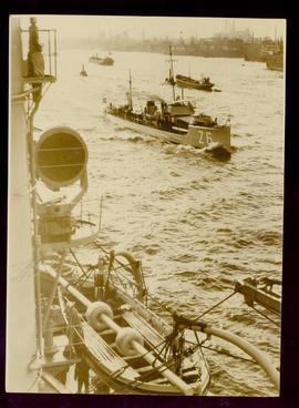 Dutch Navy Carries Specia...
