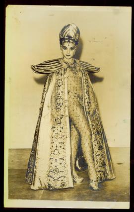 Liliane Shows Off Her Sen...