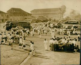 The Scene at Galle Face G...