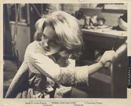 Joey Heatherton Gives a D...