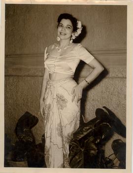 Frances Smith Wears a Jav...