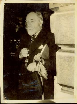 Mr.A.E.Roche,Comes from I...