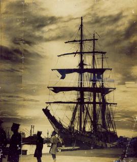 The Tall Ships and the Lo...