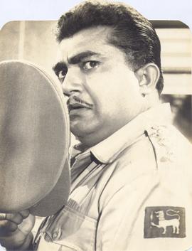 Police officer in "Suhada...