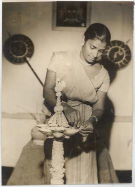 Mrs.Shanthi Saluwadana Pr...