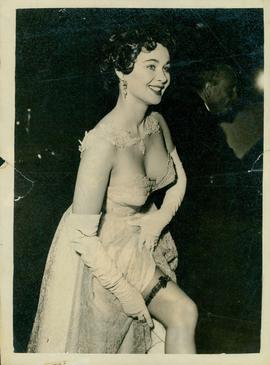 Beautiful Brunettr Marla ...