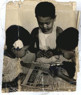 Children reading the Lank...