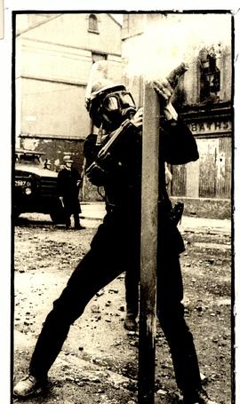 Police firing tear gas sh...