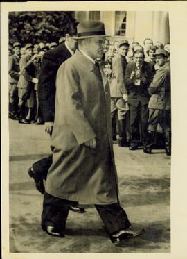 MOLOTOV ARRIVES FOR OPENI...