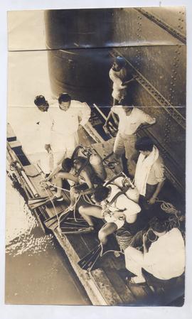 DIVERS of the Royal Ceylo...