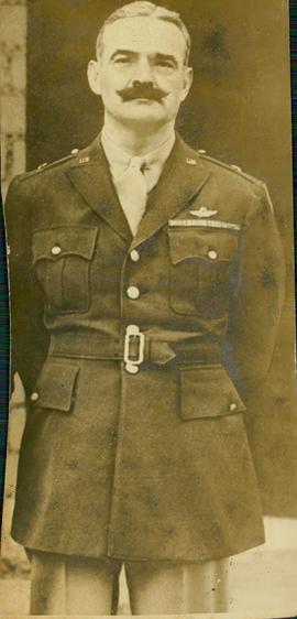 Cap.Alastais L.R.Heentez,...