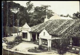 Holy Family Convent, Kuru...