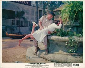 John Wayne gives Elizabet...