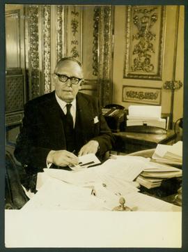 Mr. Monsjeur Maurice Schu...