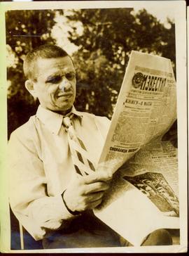 Ivanovich Vetrov Reading ...