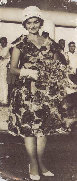 Dawn Ryan , Apple Queen F...