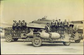 Flying Fortress Loads Ill...