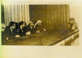 Hussein Meets P.L.O Commi...