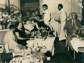 Prince Aly Khan Went Shop...