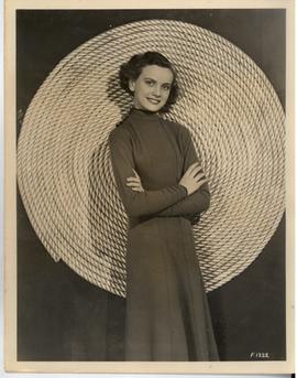 Nova Pilbeam Wears This S...