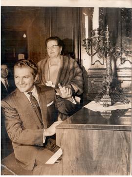 Liberace Takes London by ...