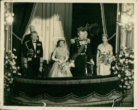 Royal Family (Group Capta...
