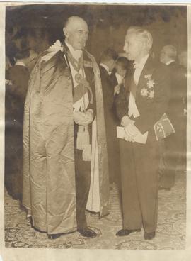 The Earl of Athlone Chats...