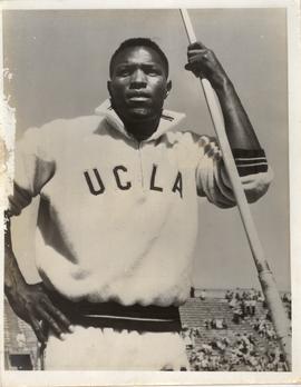 Rafer Johnson Wins Top U....